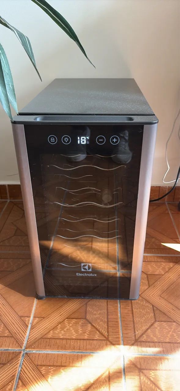 Adega vinho Electrolux - Foto 2