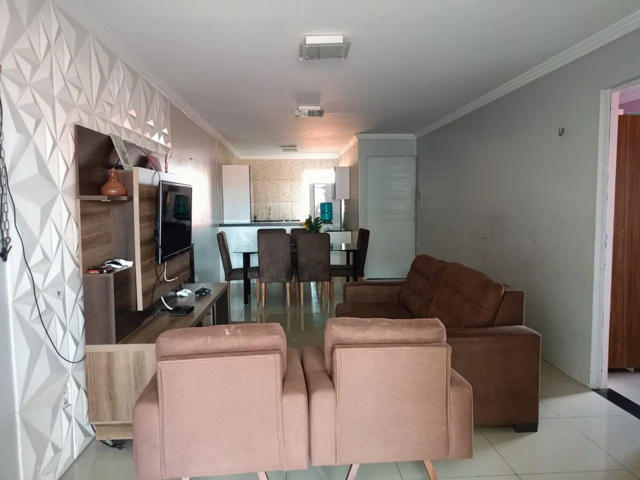 EXCELENTE OPORTUNIDADE - CASA DUPLEX COM 2 MORADIAS INDEPENDENTES - Foto 2