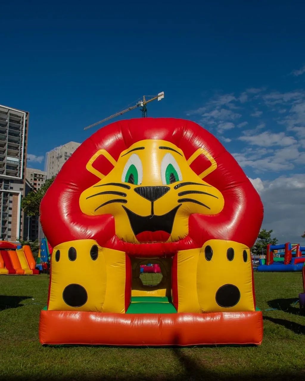 LOCAÇÃO DE BRINQUEDOS INFLÁVEIS - Foto 3