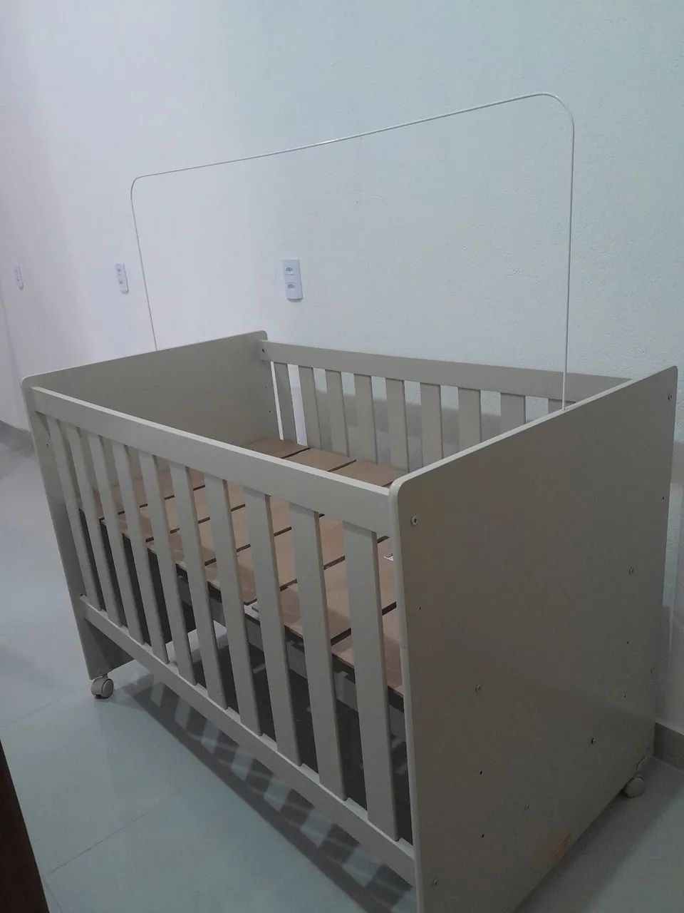 Vendo berço vira cama - Foto 4