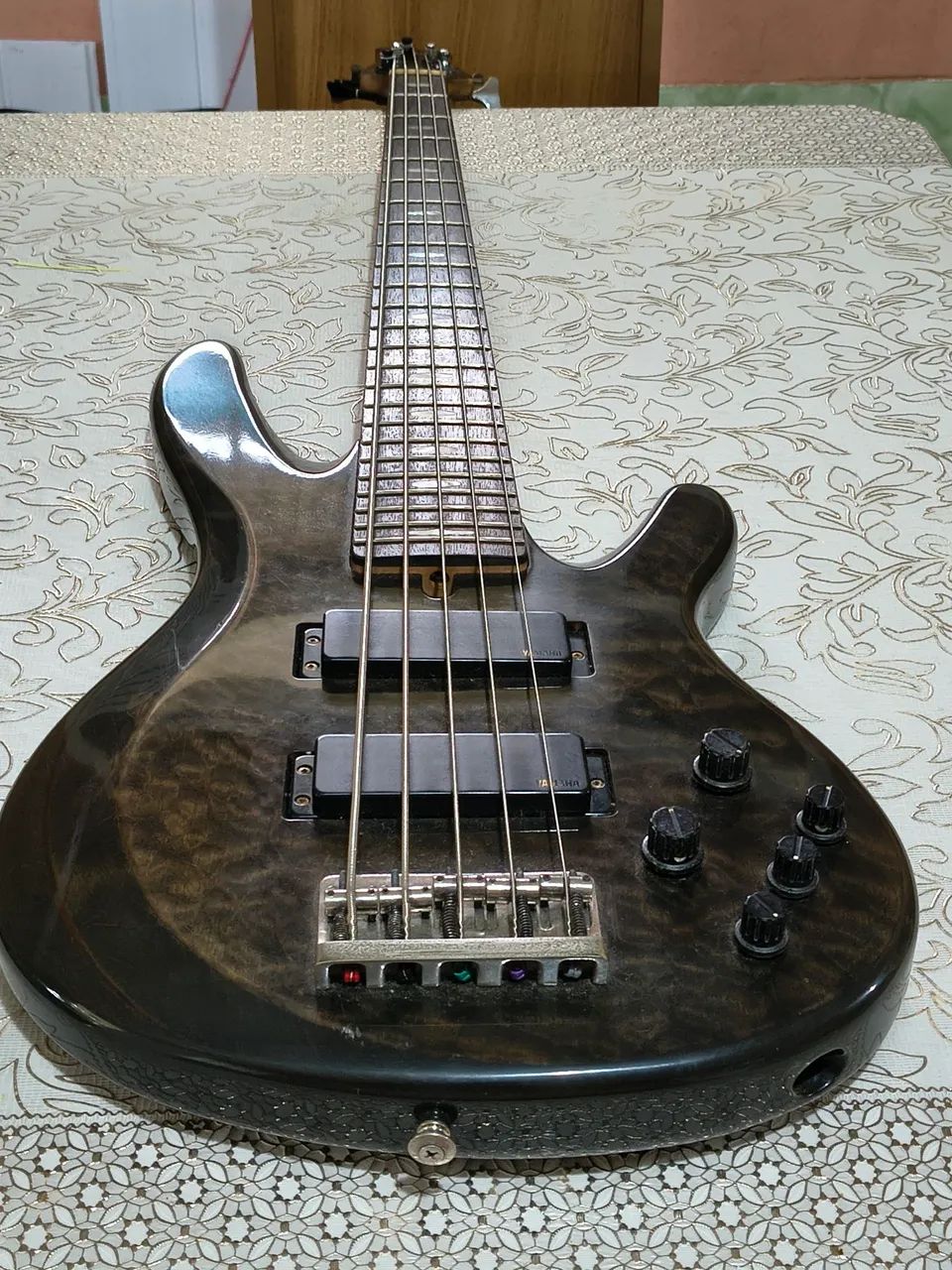 Baixo Yamaha TRB1005 