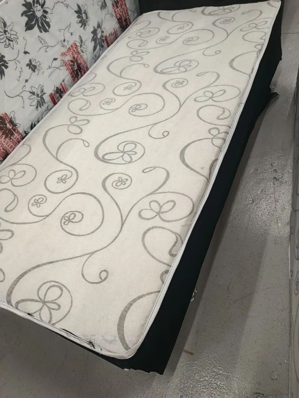 CAMA BOX SOLTEIRO EMBUTIDA ORTOPÉDICA NOVA