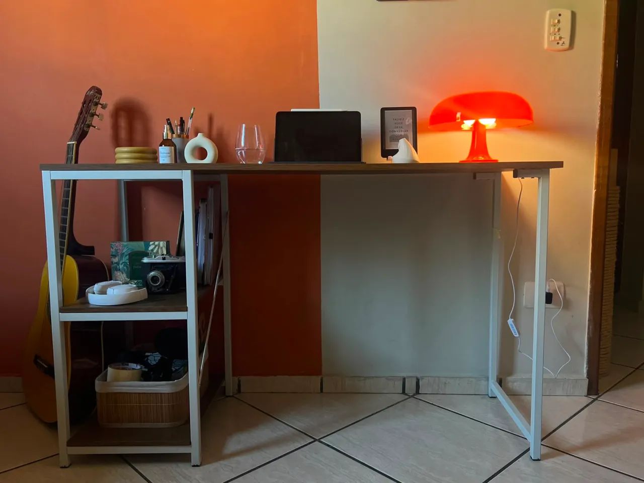 Escrivaninha de MDF