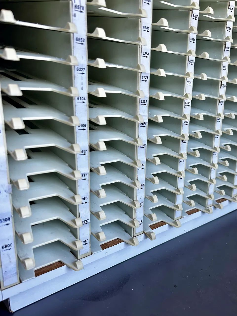 Expositor de Linha em Madeira | Porta Linhas para Ateliê, Armarinho ou Costureira - Foto 3