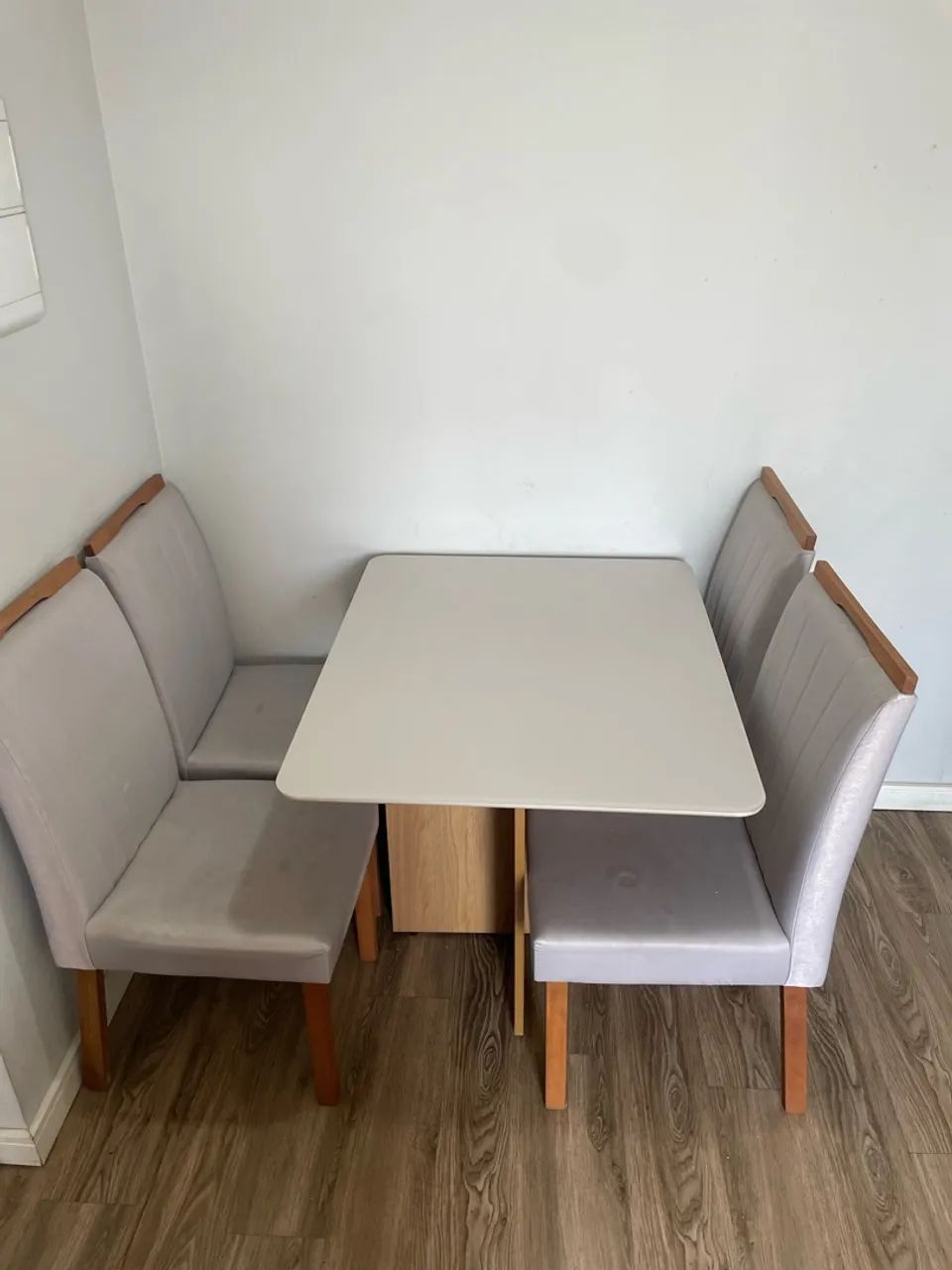 Mesa com 4 cadeiras  - Foto 3