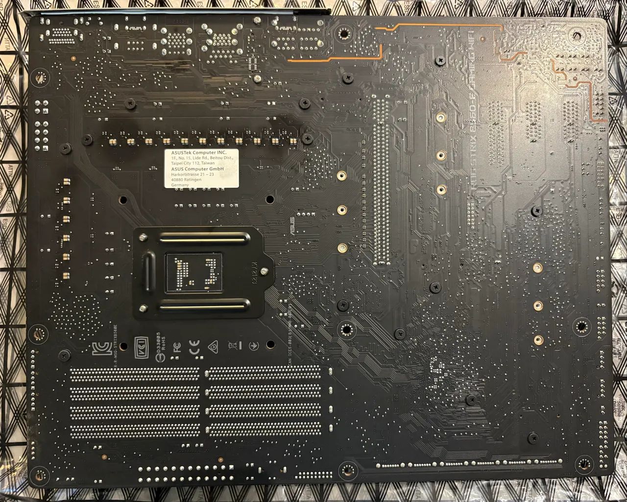 Placa Mãe ASUS ROG Strix B560-E Gaming WiFi LGA1200 - Foto 3