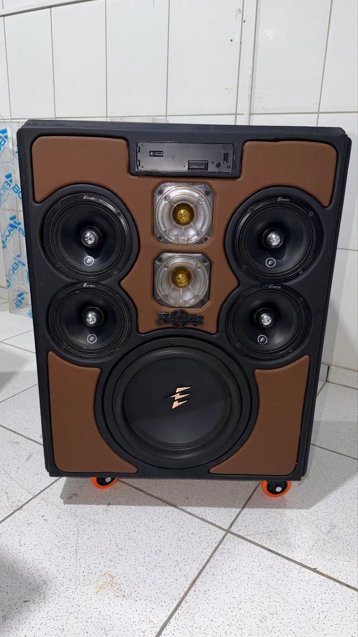 Caixa de som residencial sub 900 RMS 