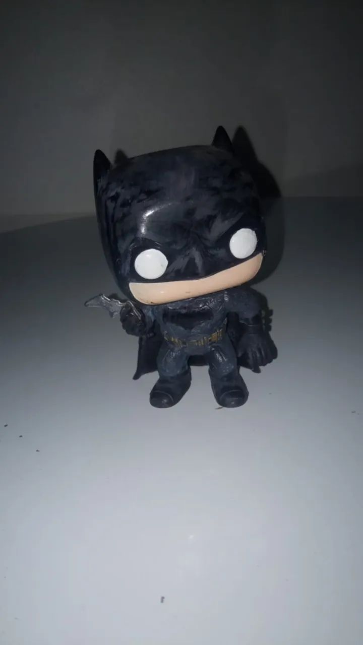 Funko Pop Batman - Customizado / Estilo "Battle Damaged"