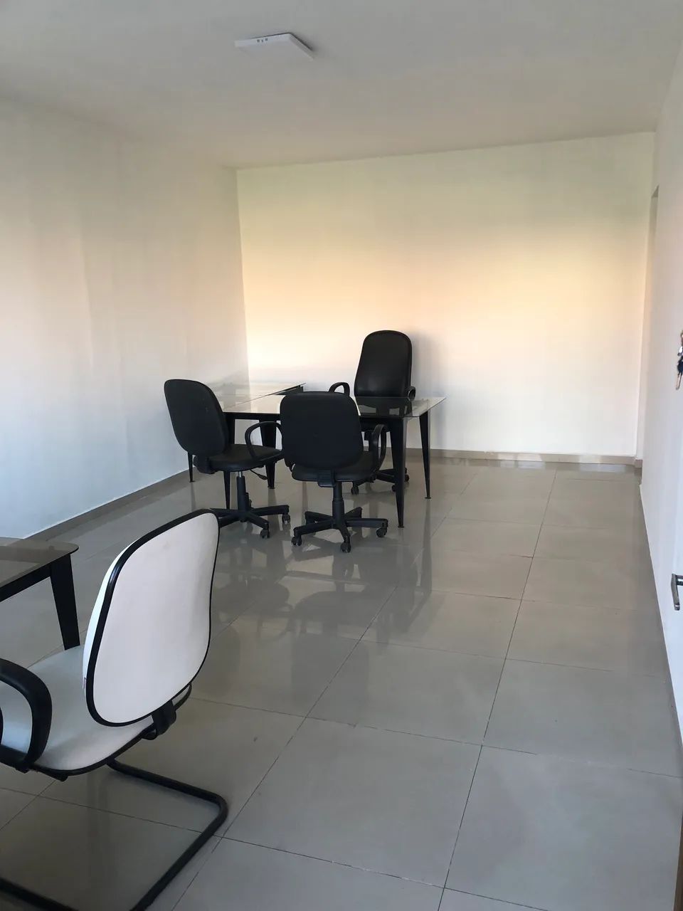 Aluga-se casa comercial escritório  semi-mobiliado - Foto 2