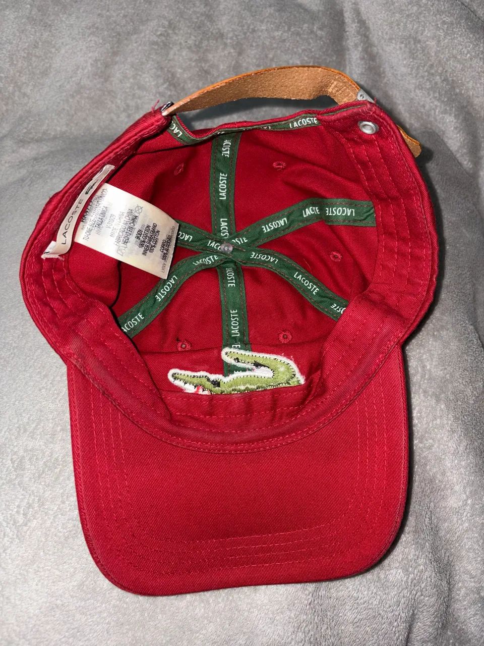 Boné Lacoste Gabardine Big Croco vermelho/Vinho - Foto 2