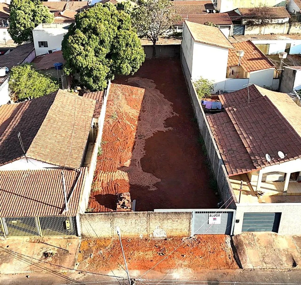 Aluga-se Lote no Setor Parque Oeste Industrial com 542 m2
