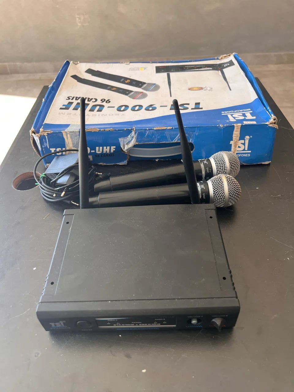 Kit Microfone Sem Fio TSI-900 UHF - 2 Microfones + Receptor