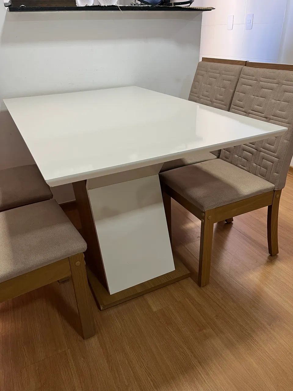 Mesa de Jantar Branco e Marrom - Foto 2