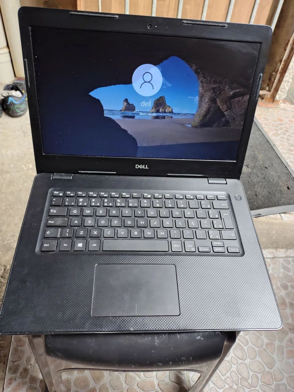 Notebook Dell Procesador Intel(R) Core(TM) i5-8265U a 1,6