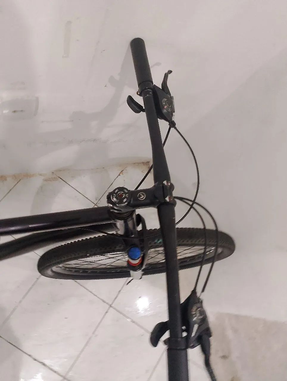 BICICLETA ARO ARO 29-ECELENTE ESTADO - Foto 5