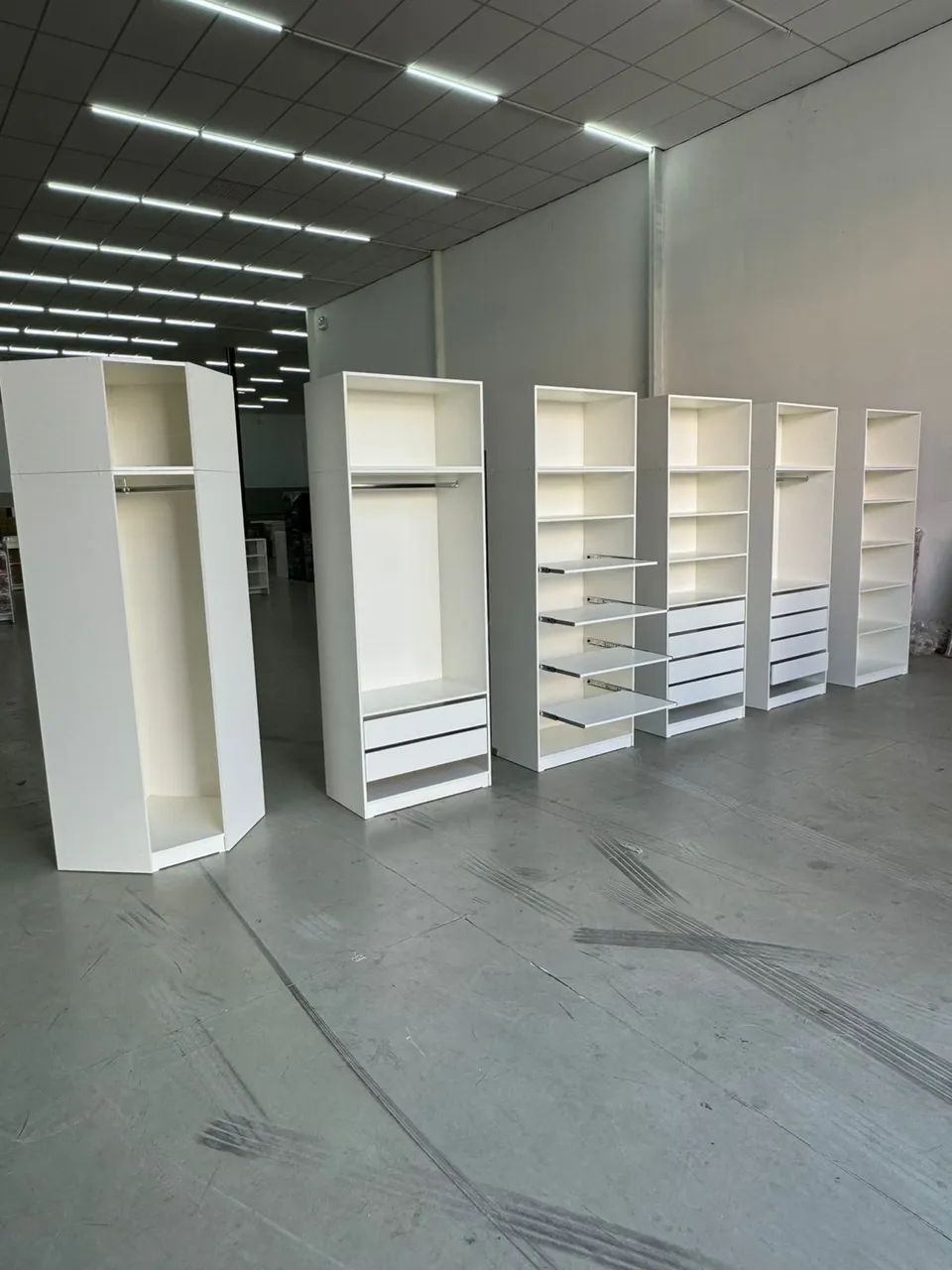 Closet Modulado - Cabideiro c/ 4 Gavetas 