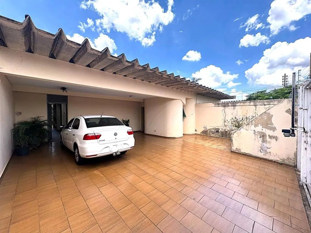 Vende-se Casa no Setor Coimbra, 3 quartos, 1 suíte - Foto 2