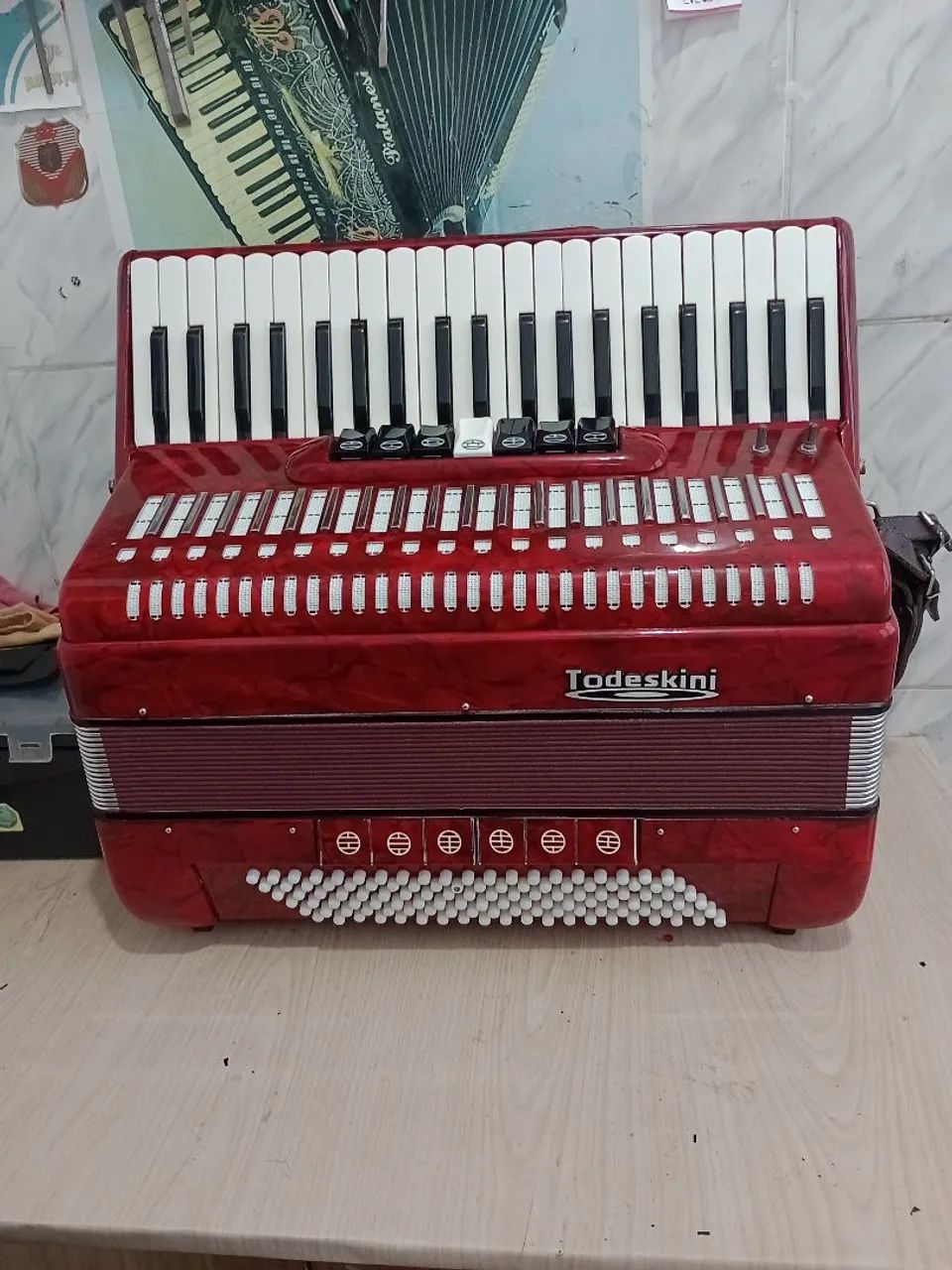 Sanfona todeskini 120 baixos nova - Foto 2