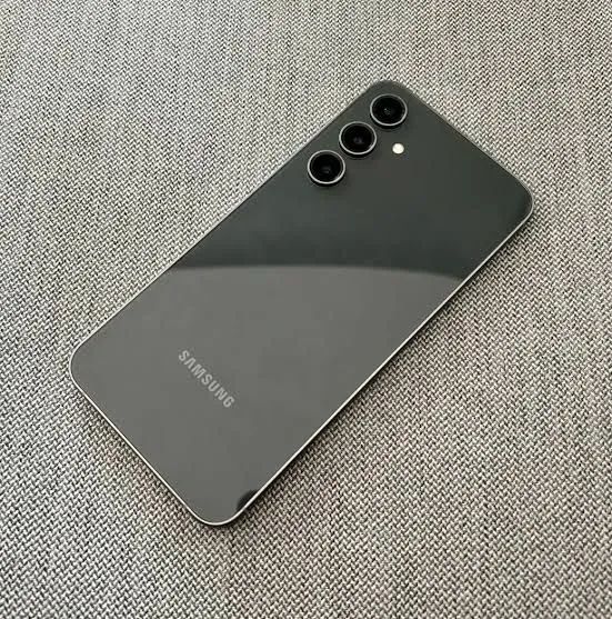 Sansung galaxy s23 FE  - Foto 2