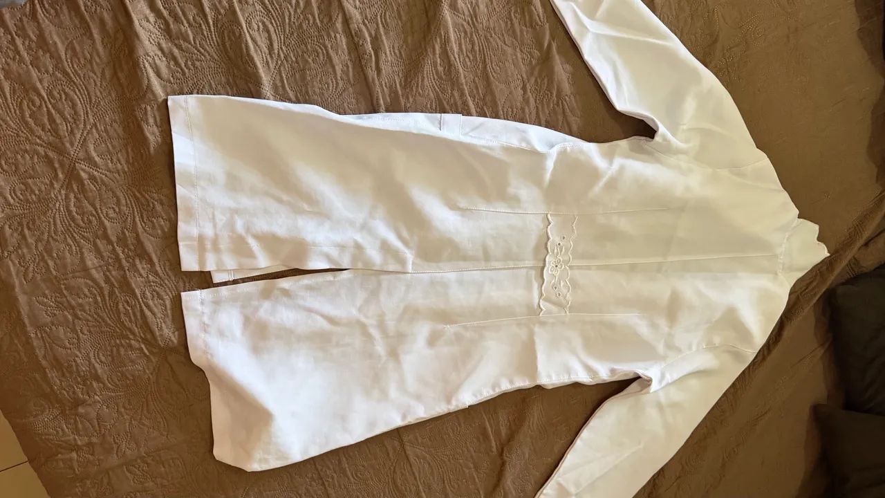 Jaleco branco com bordado renda - Foto 3