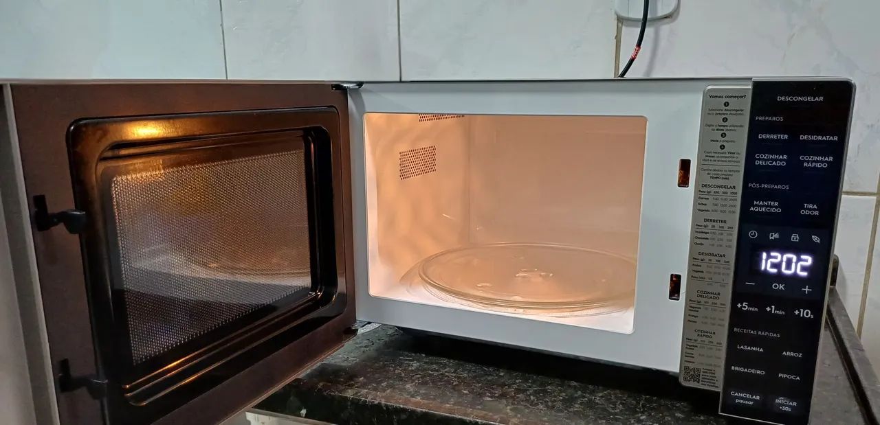 Micro-ondas Electrolux 23L cor Inox - Foto 3