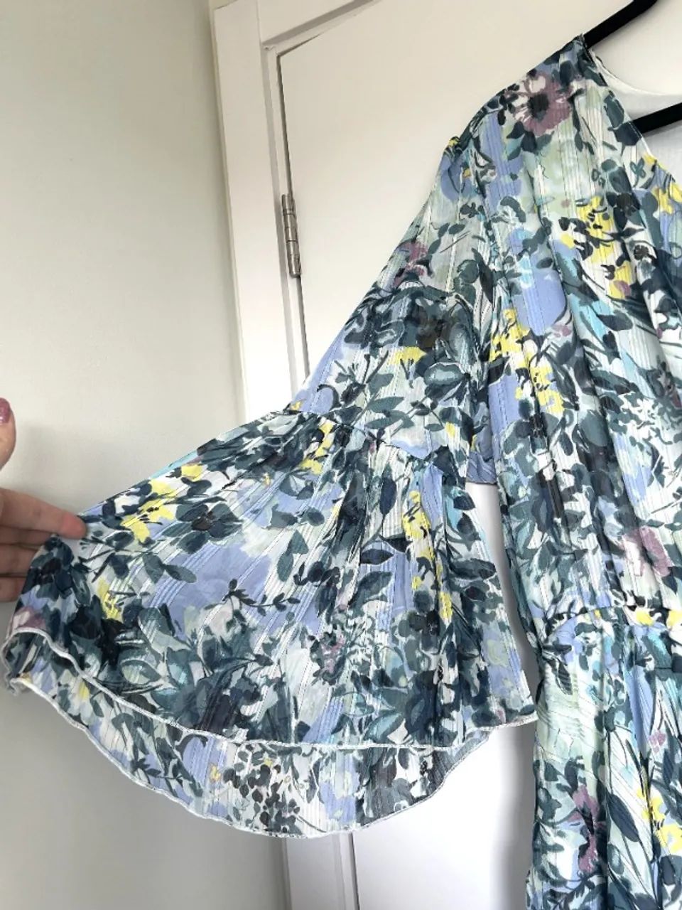 Vestido floral midi com babados plus size - Foto 2