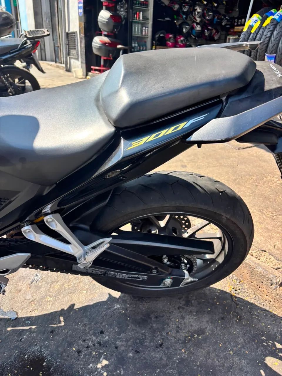 Cb300f Twister dourada  - Foto 4
