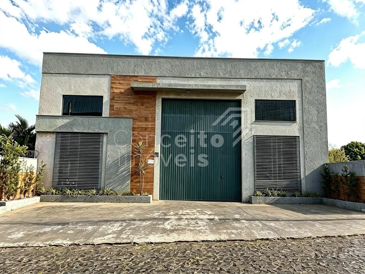 Barracão com 400 m² - Nova Rússia