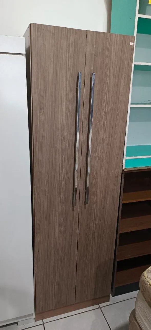 Armário multiuso grande semi-novo 