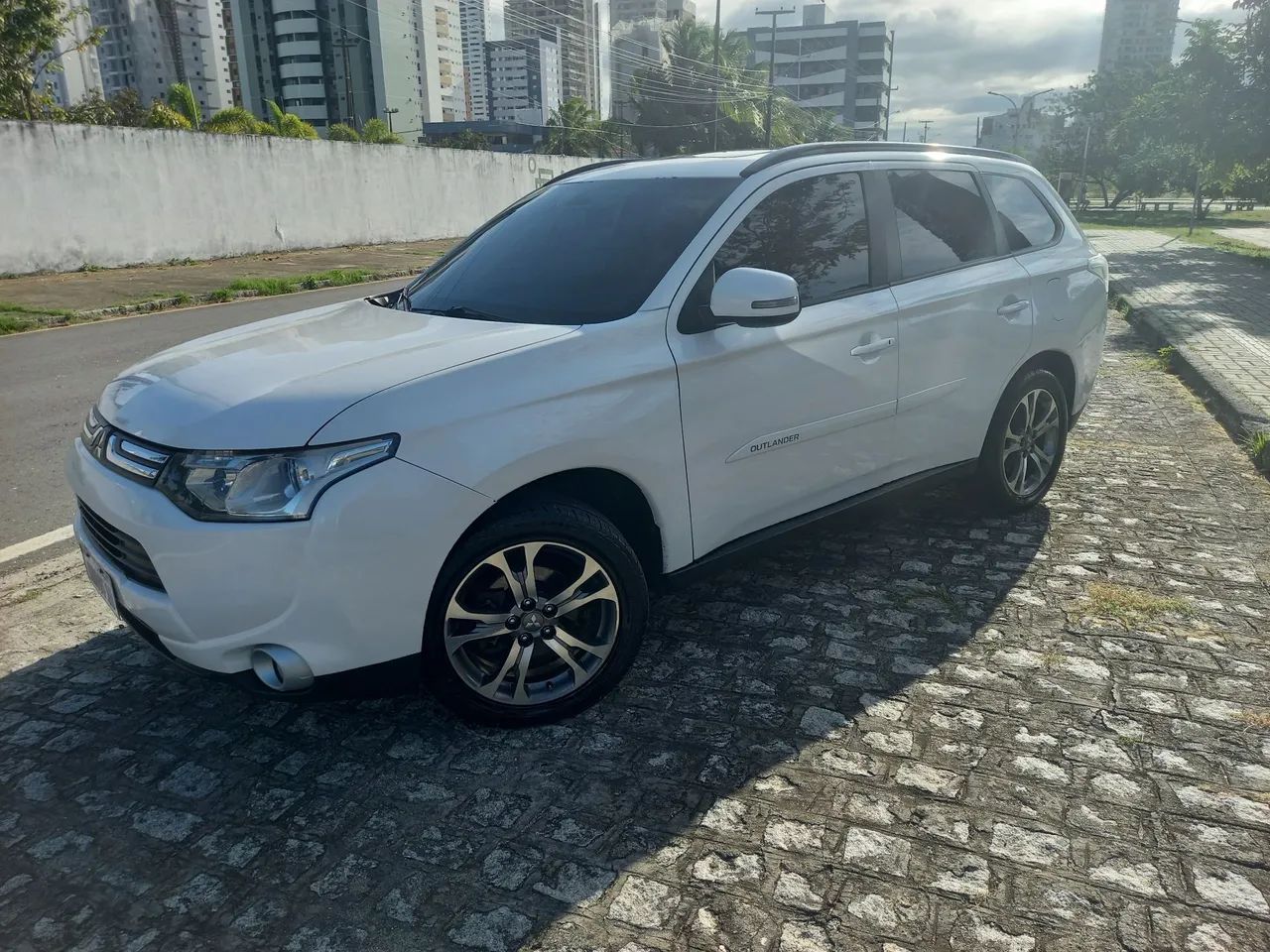 Mitsubishi Outlander 2.0 16V 160CV AUT. 2014