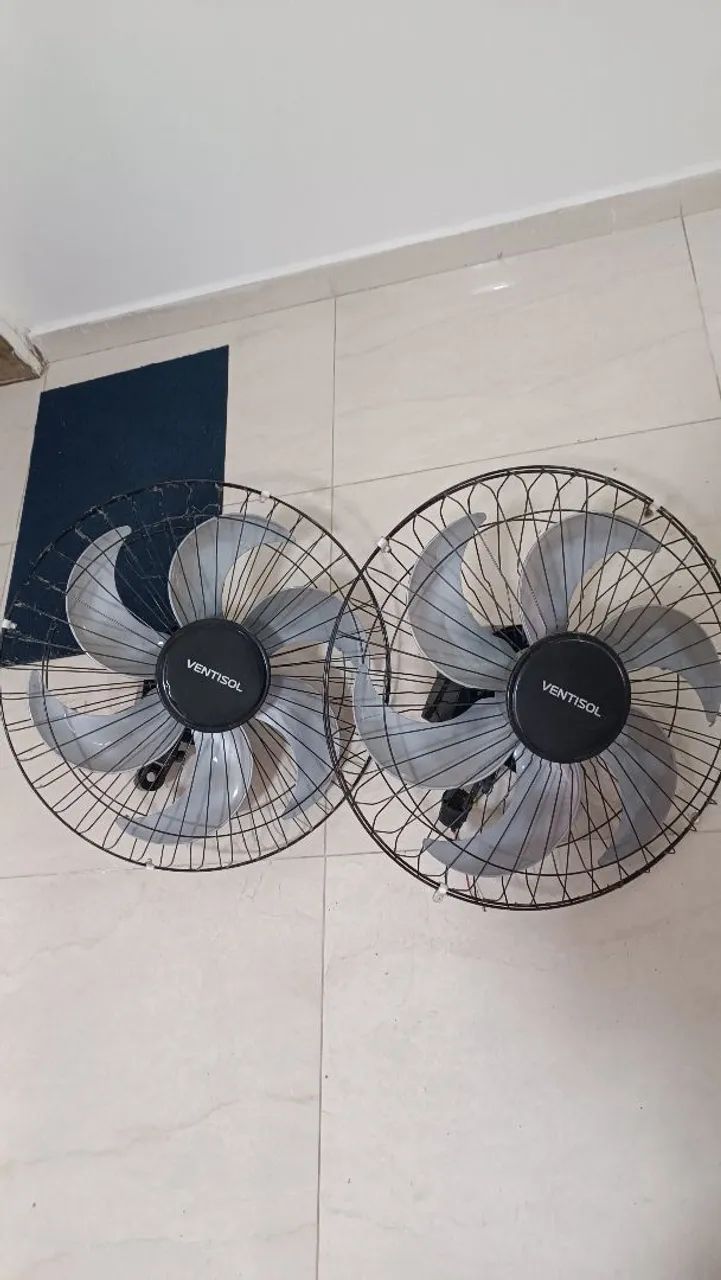 Dois Ventiladores Ventisol para comercio