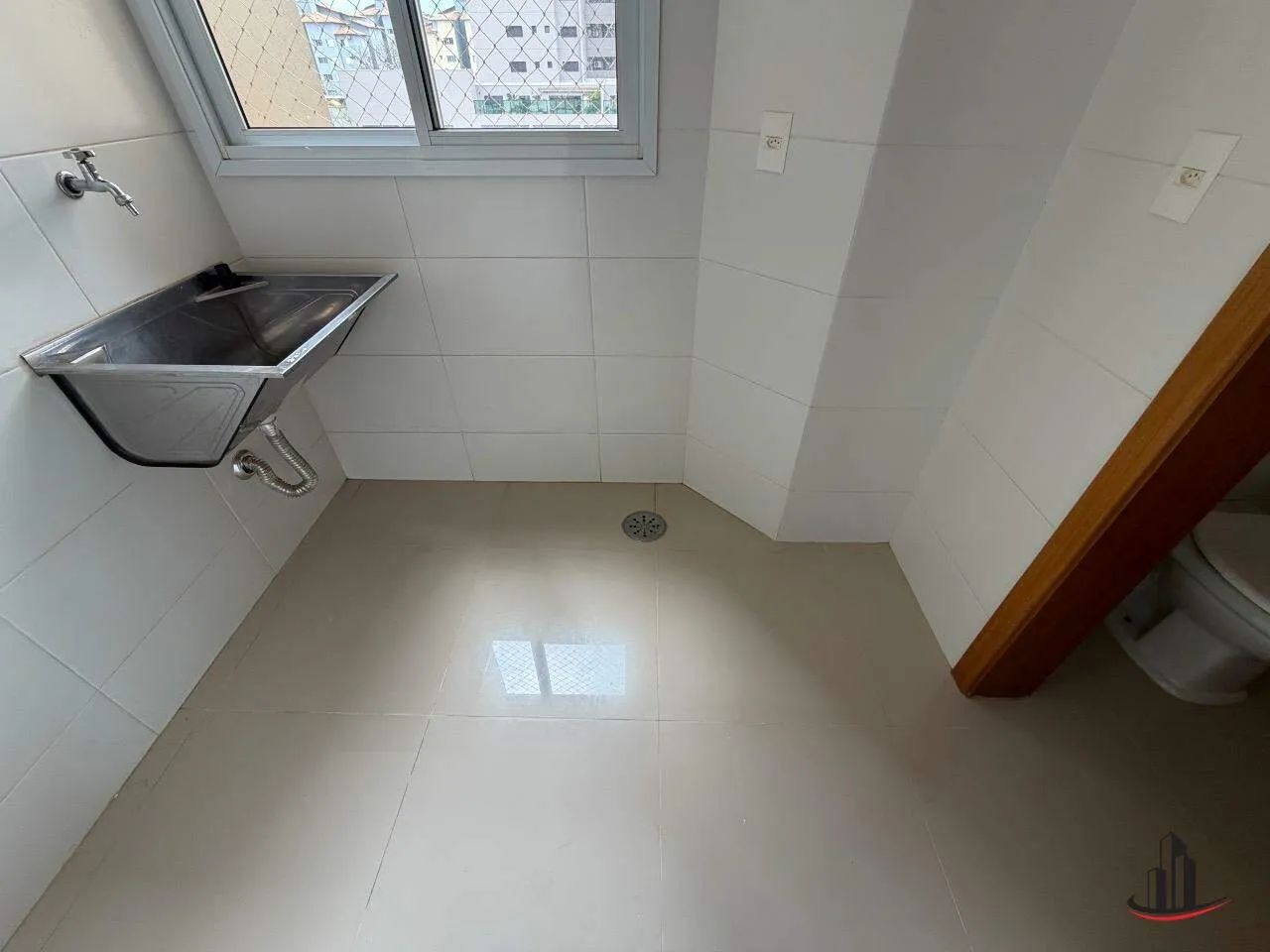 Apartamento com 3 quartos sendo uma suíte, 113 m2 de área útil, bem ao lado do clube Uirap - Foto 5
