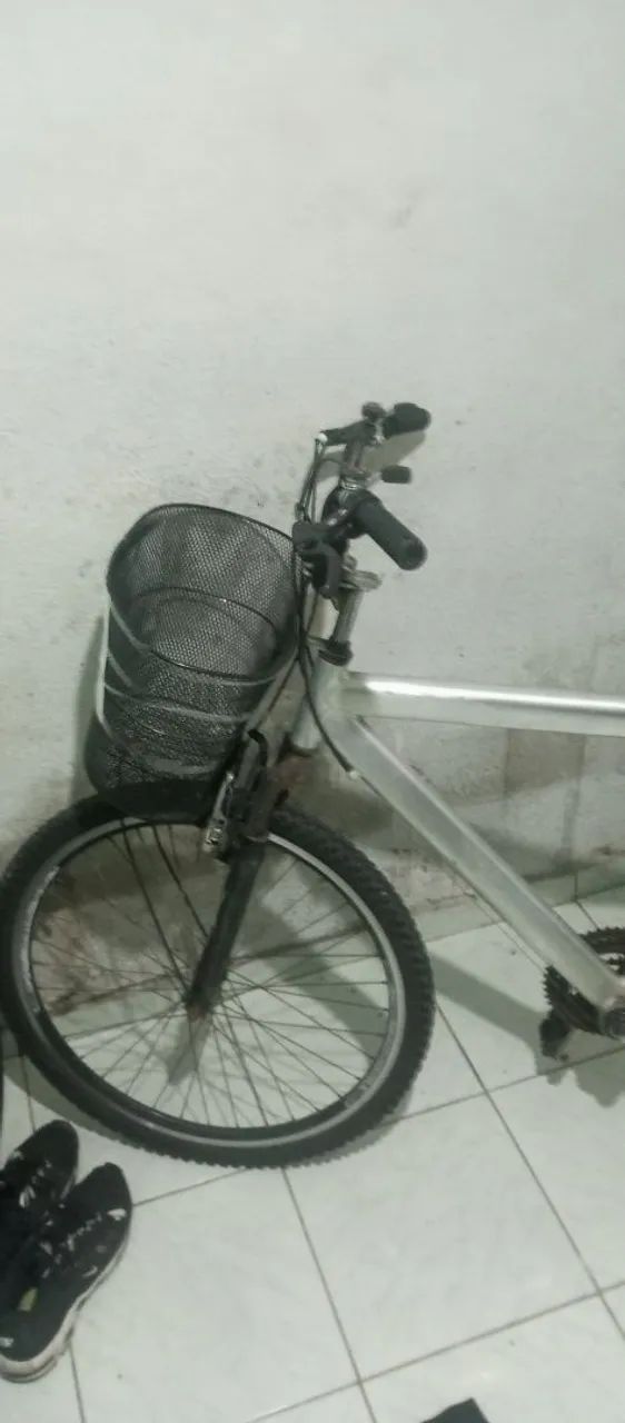 Vendo Bicicleta Aro 26 Toda de alumínio  - Foto 2