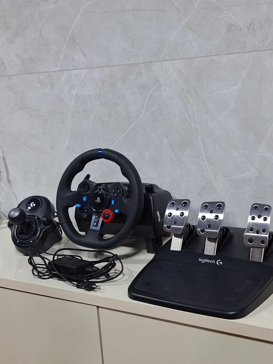 Volante logitech g29 + pedais logitech + câmbio logitech 