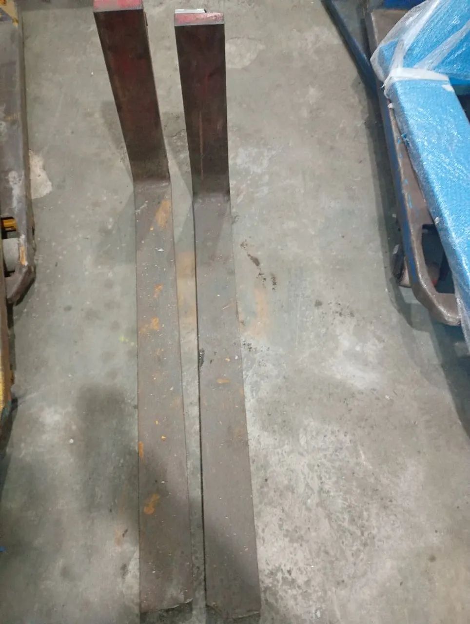 Par de garfos universalpara empilhadeira de 2,5 valor 1400 - Foto 3