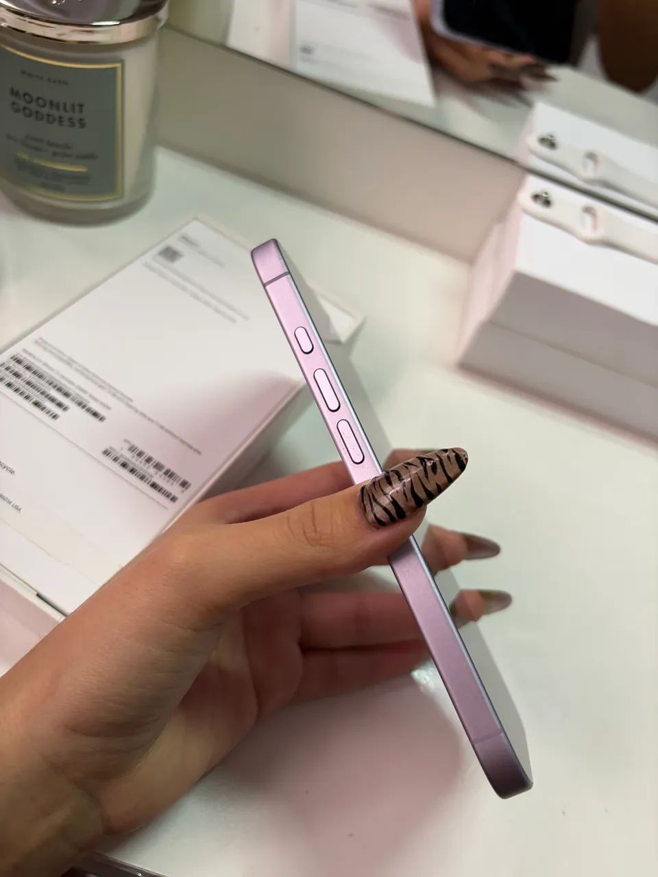 Iphone 17 - Lavanda - Foto 3