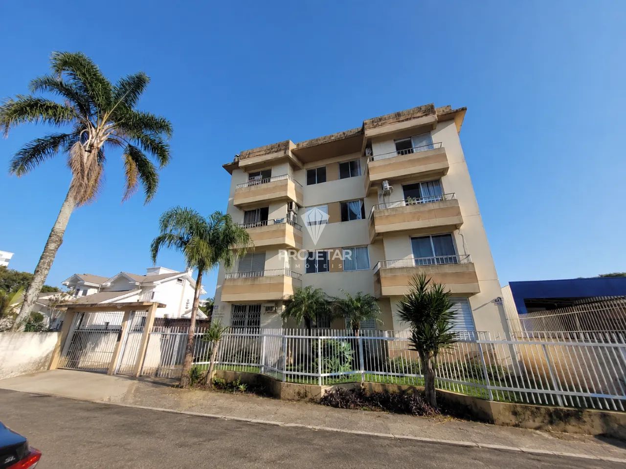 Apartamento Para Locação com 03 dormitórios no Centro de Araranguá