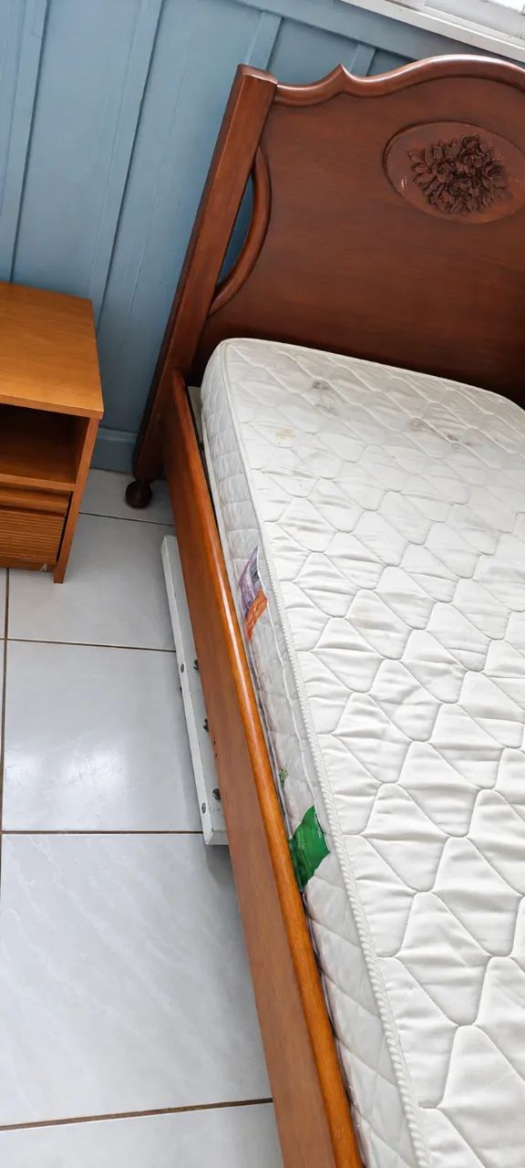 Cama solteiro de madeira - precinho pra vender hoje - Foto 2