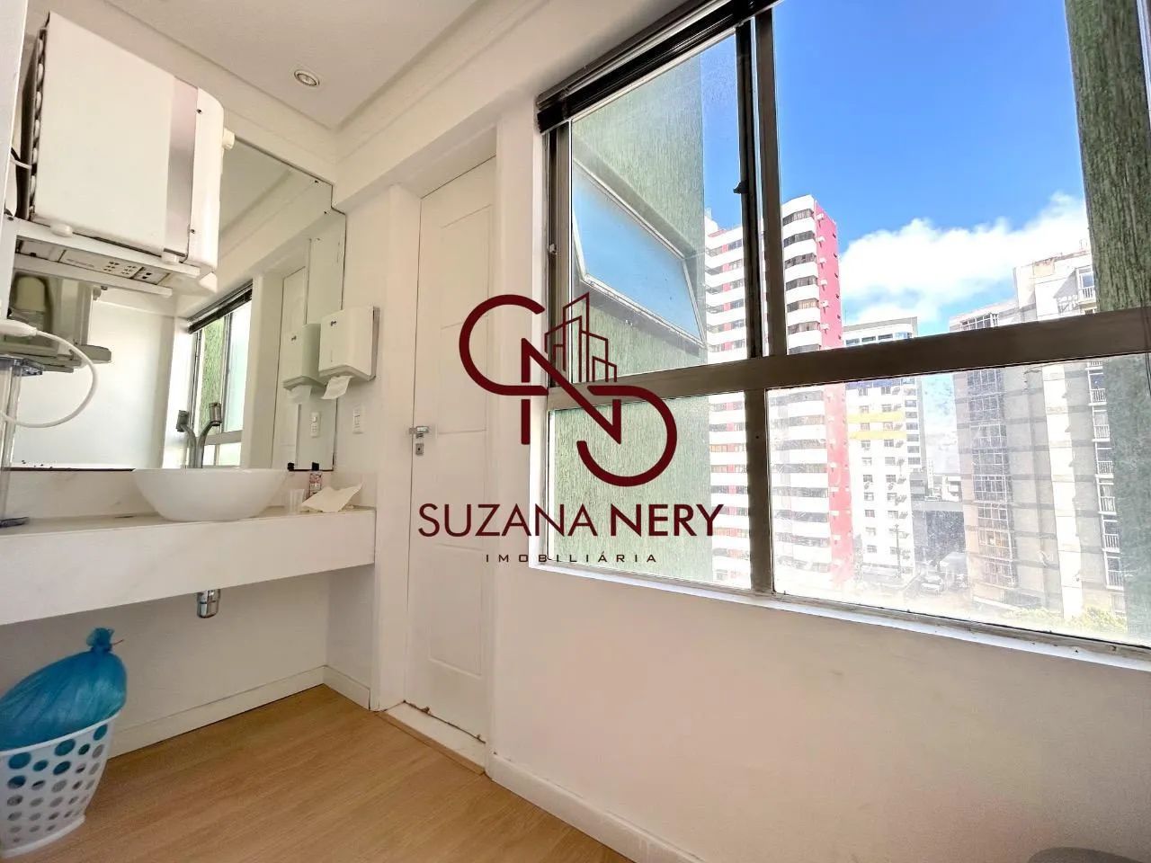 Sala comercial andar alto ESCRITURADA - Foto 4