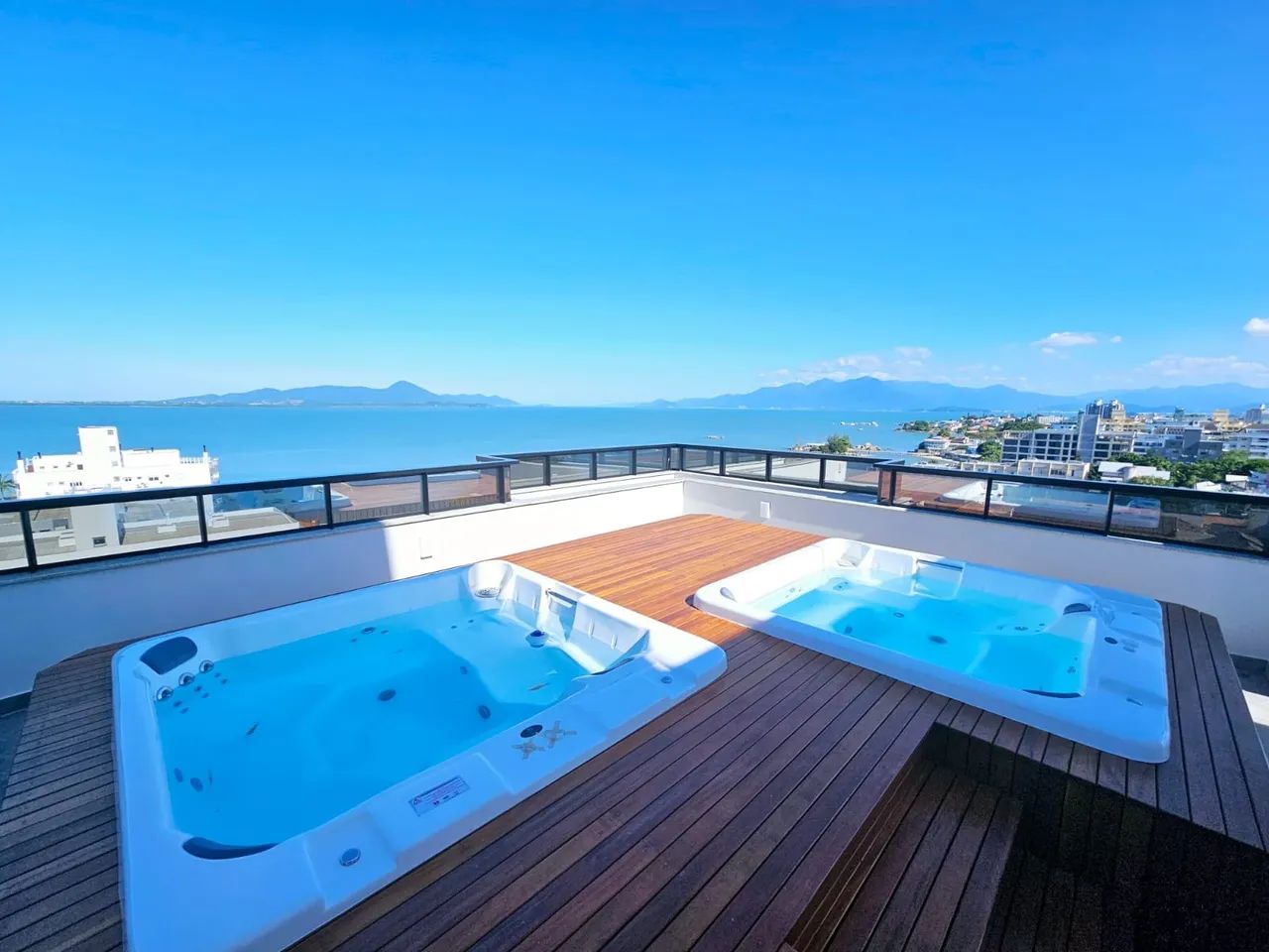 Apartamento NOVO com vista mar em Coqueiros - Florianópolis !!!