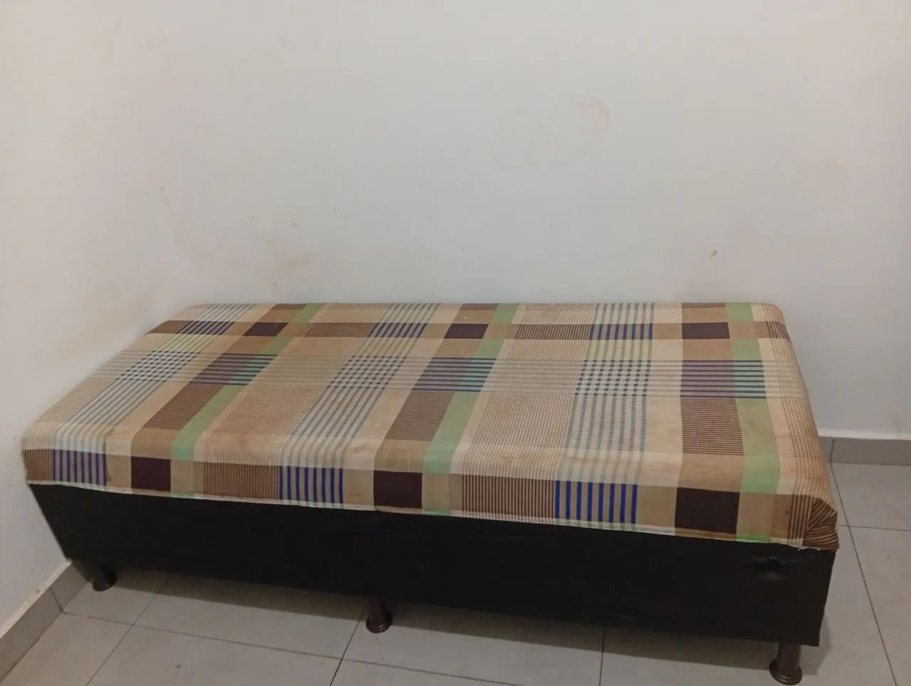 Cama de solteiro usada box