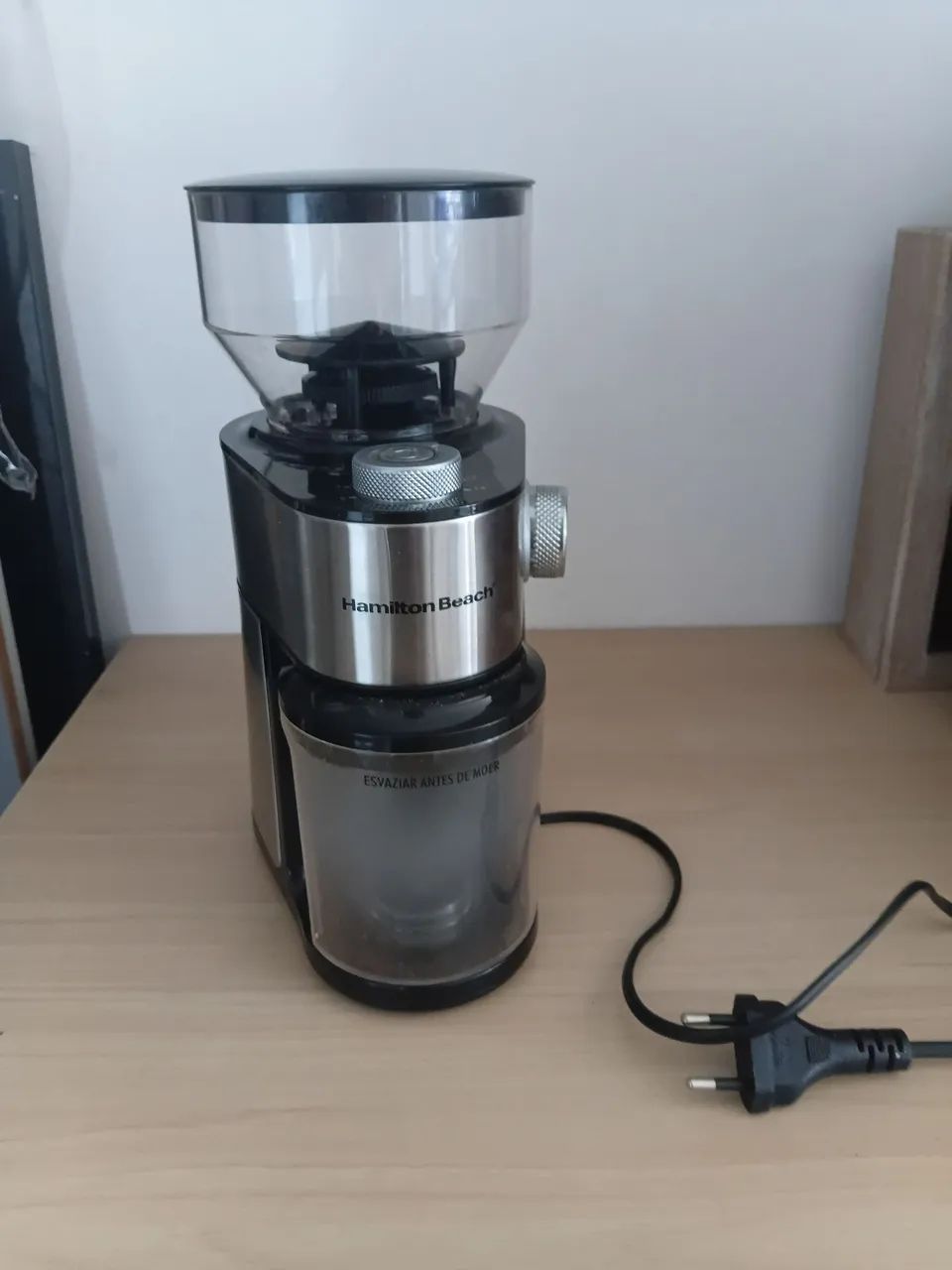 Moedor de Café Elétrico Hamilton Beach com Regulagem de Moagem e reservatório de grãos. - Foto 2