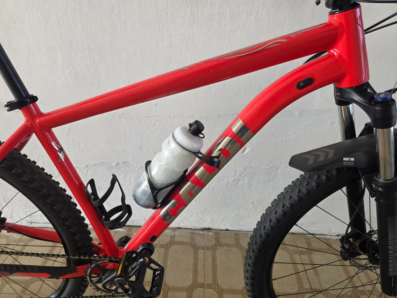 MTB CALOI EXPLORER BEM EQUIPADA E EXTREMAMENTE CONSERVADA - Foto 2
