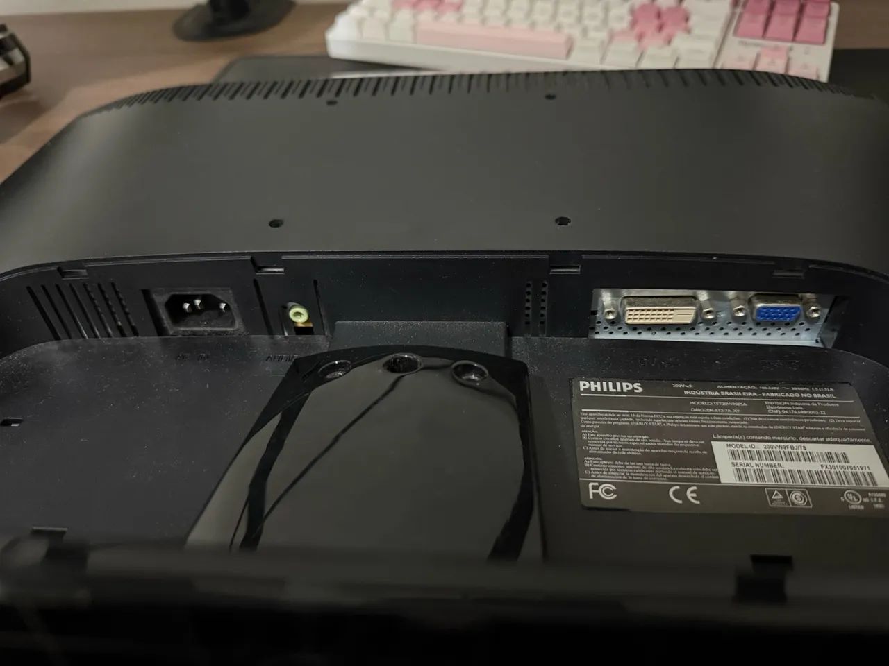 Monitor Philips 20? LED - VGA+ DVI - Ótimo estado - Foto 5