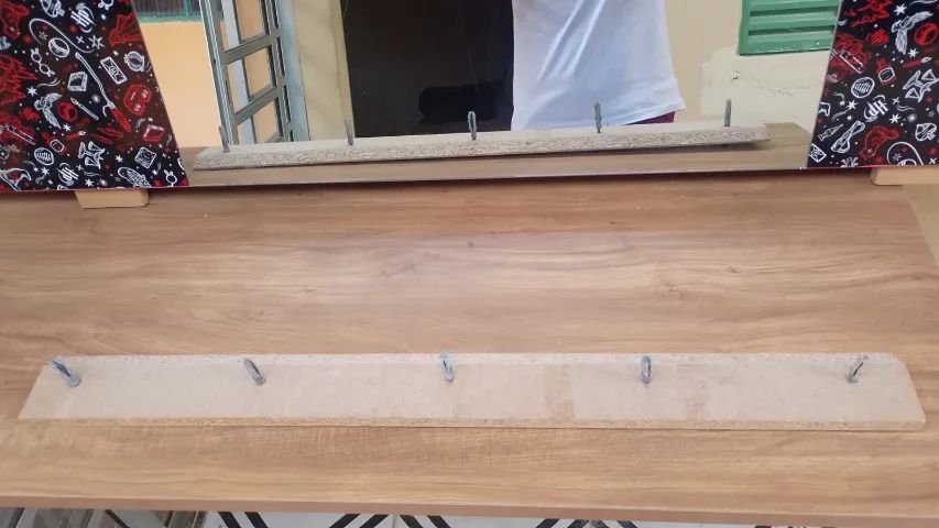 Espelho de Penteadeira com Suporte - Estilo Temático | Usado - A Retirar - Foto 2