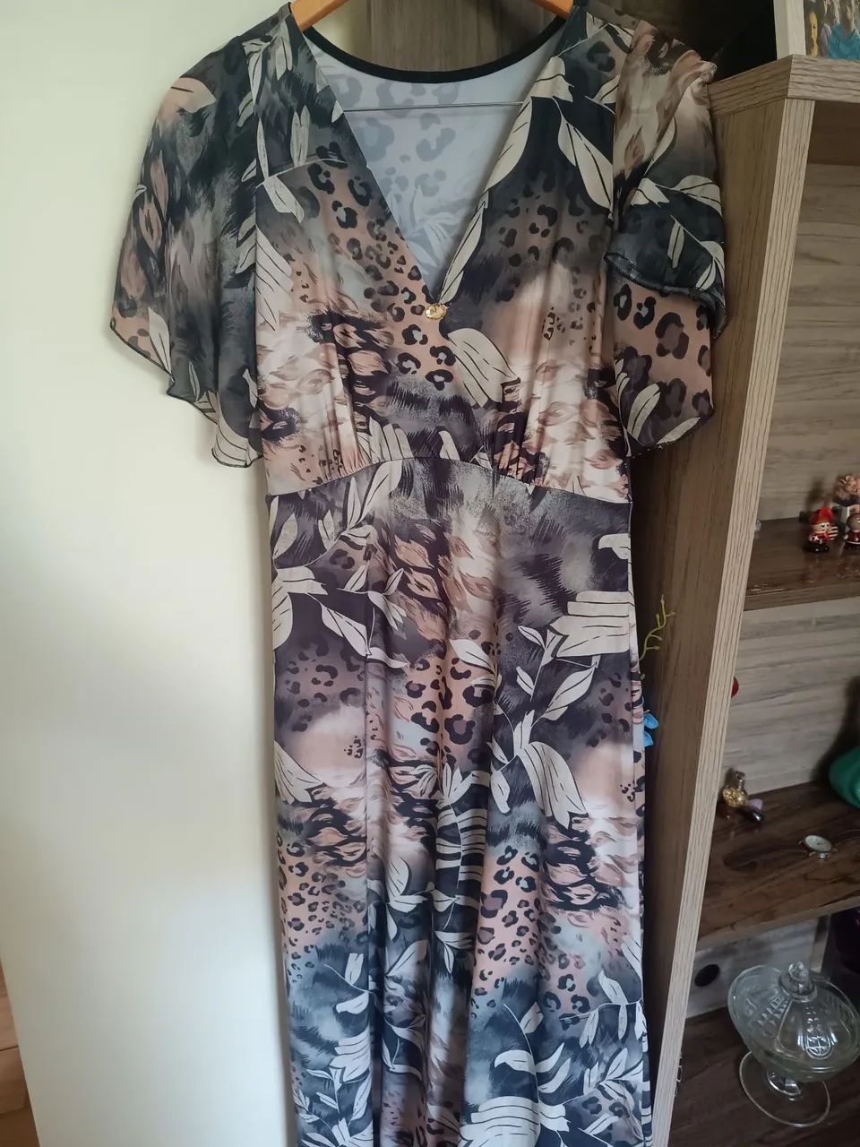 Vestido Estampado Em Tema Floral e Animail Print - Foto 4
