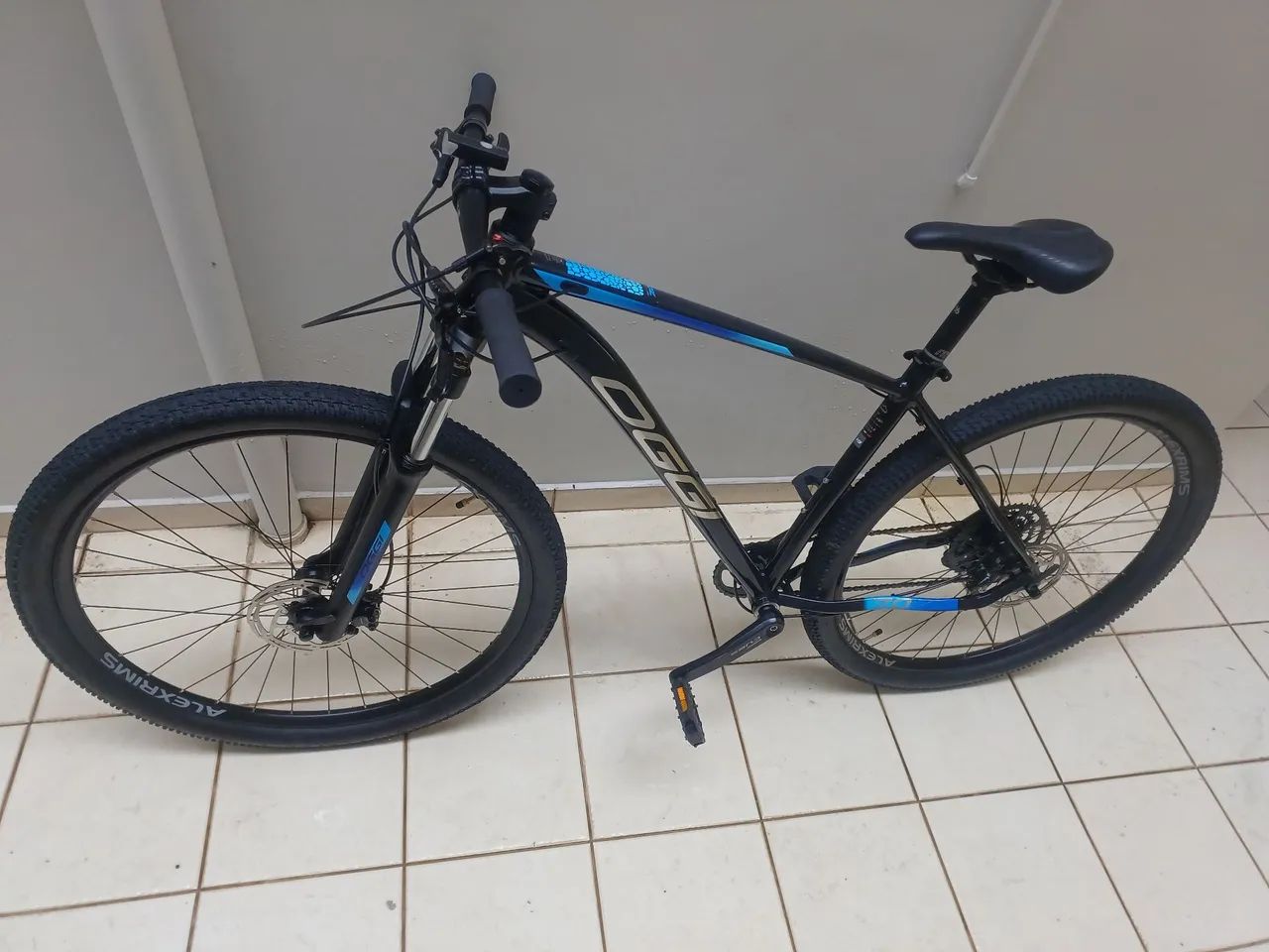 Vendo bike aro 29 e aro 20 - Foto 2