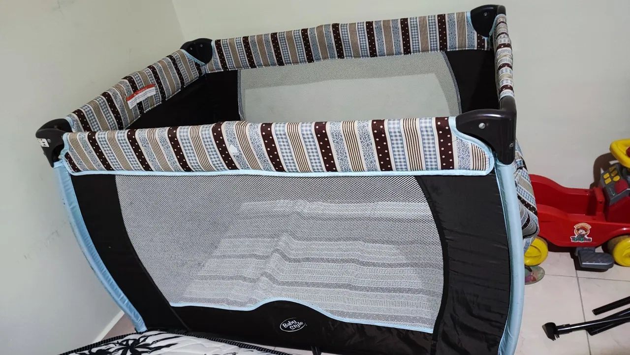 Berço portátil baby style semi novo