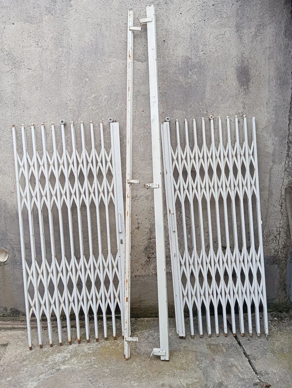 Pantographic Window Grille65082344687233121