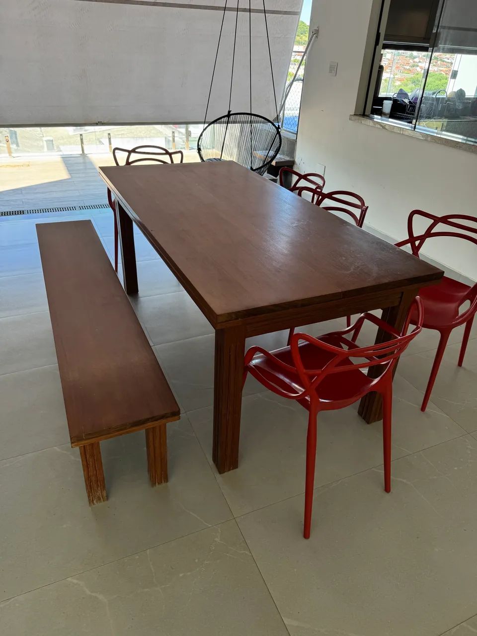 Conjunto de Mesa, Banco e Cadeiras 